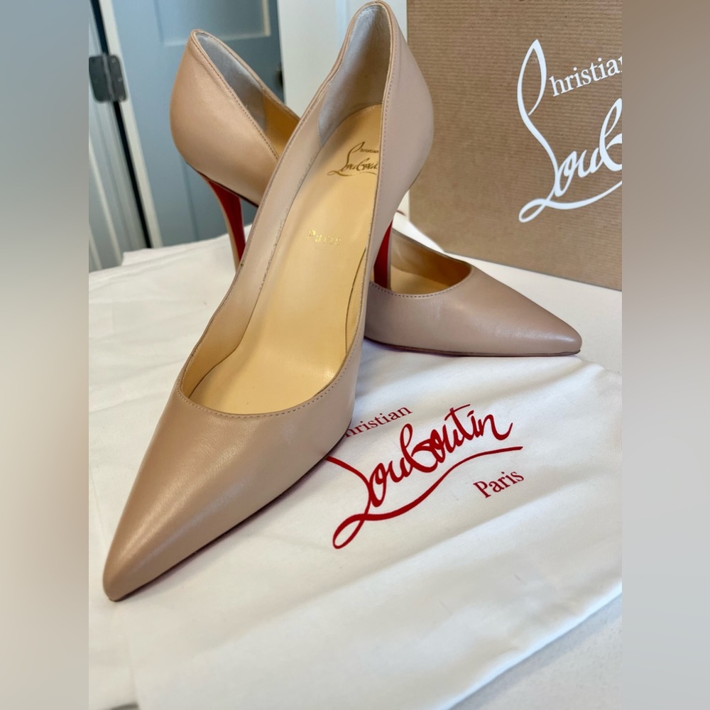 Christian Louboutin Apostrophy Nude Pumps